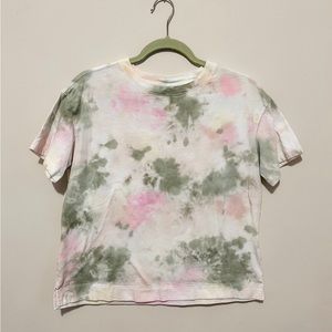 Old Navy tie dyed tee